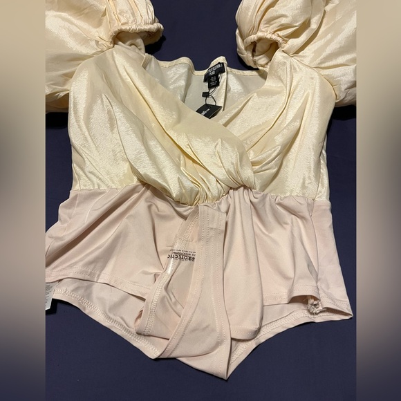 Pretty Little Thing Plus Cream Extreme Puff Sleeve Bodysuit Size:12 - Picture 5 of 8